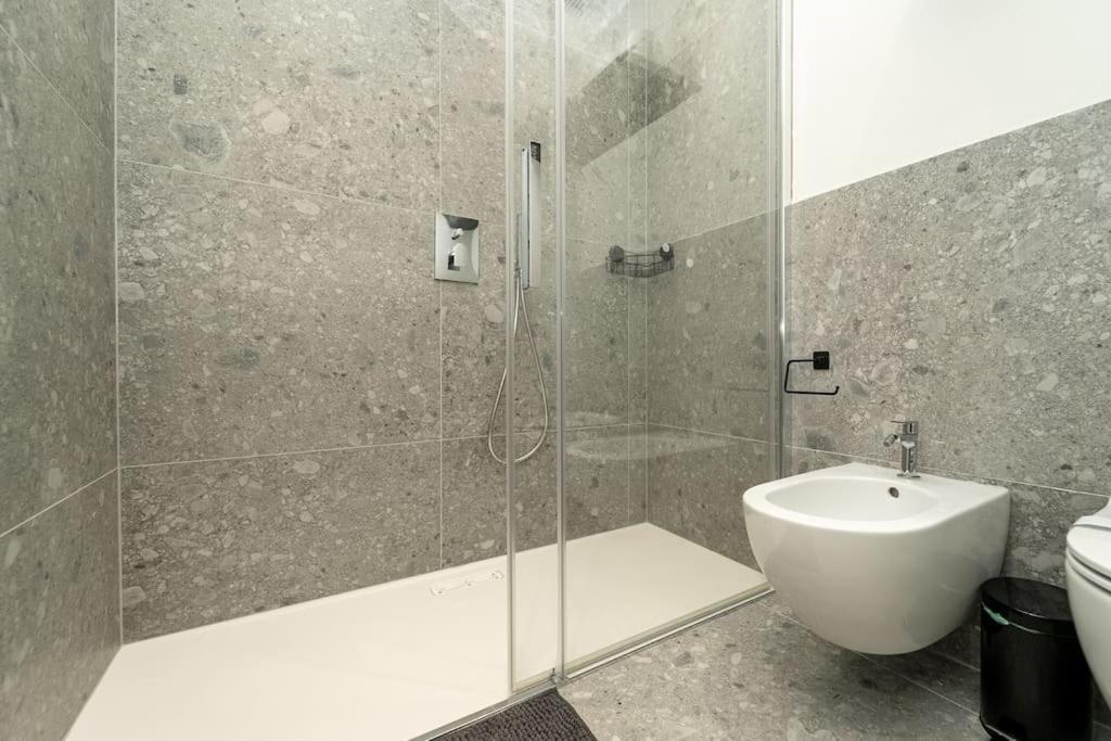 Apt 2 Min From The Cathedral With Private Parking Como Zewnętrze zdjęcie